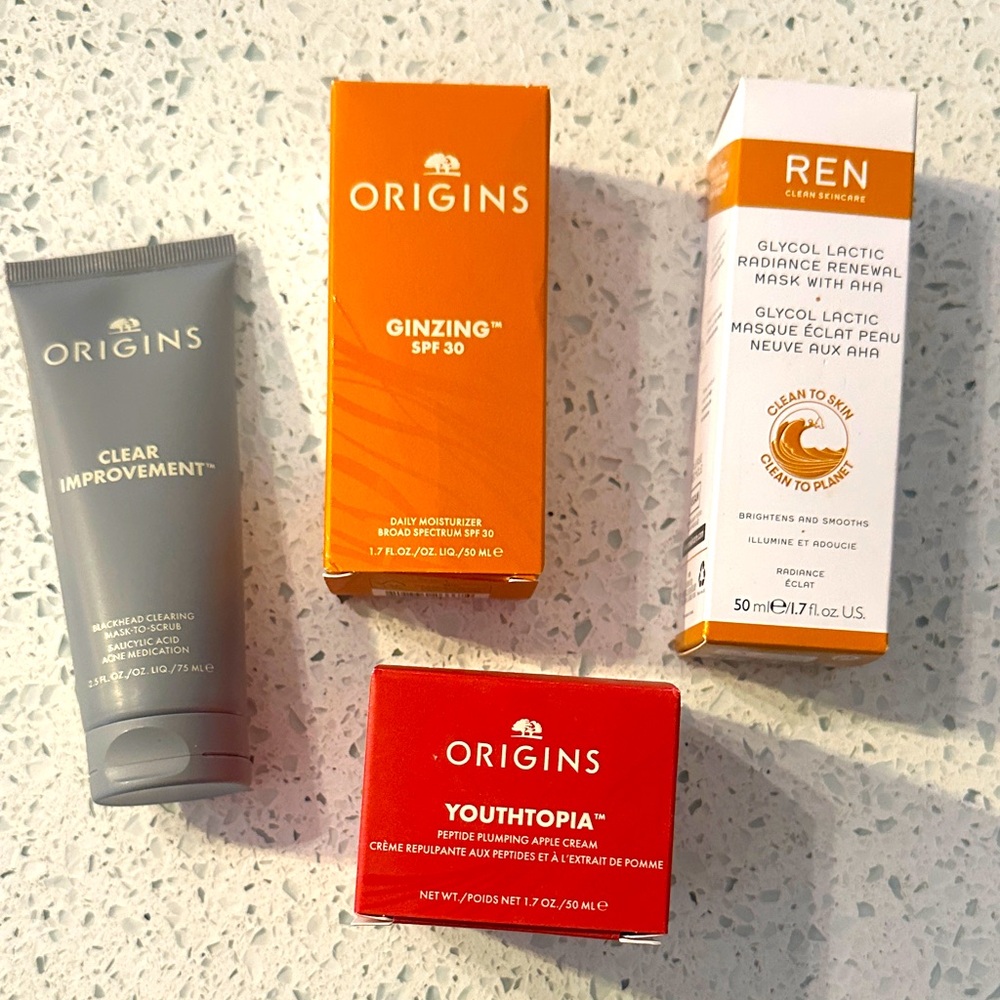 ✨ Luxury Skincare Bundle – $85 ✨
(Origins & REN – $177+ Value)